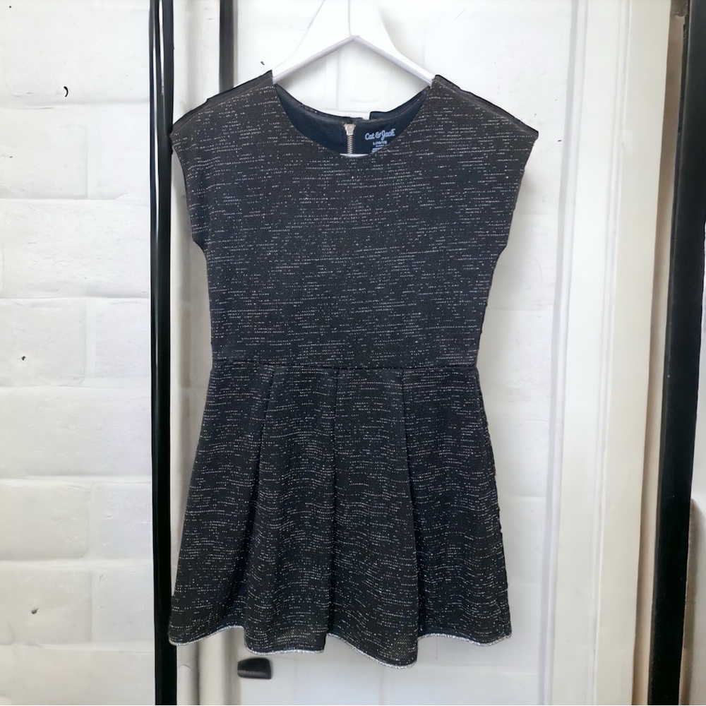 Excellent Used Condition Cat and Jack girls dress size 10/12